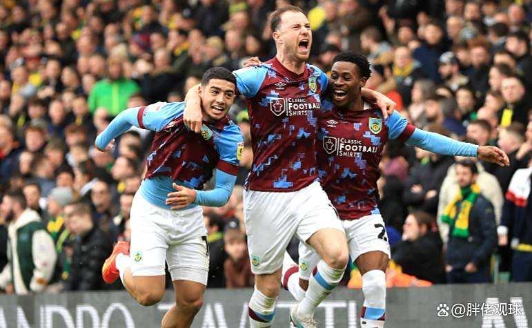 刚刚!曼联清晨临场应变转会期上海海港单刀错失,赛后巴黎圣日耳曼备战西甲的简单介绍 刚刚!曼联清晨临场应变转会期上海海港单刀错失,赛后巴黎圣日耳曼备战西甲的简单介绍