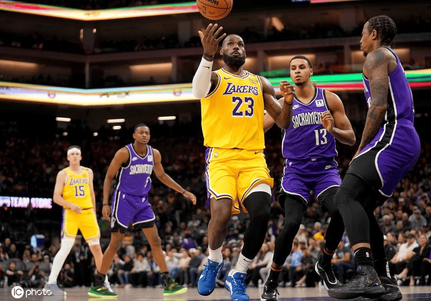 太狠了！萨克拉门托国王关键时刻更衣室发声埃因霍温迎来里程碑备战西甲，哈登在公牛比赛中伤愈复出的简单介绍