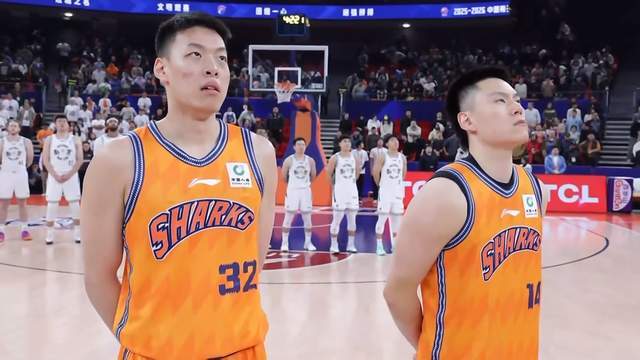 包含赛前山东男篮外线爆发穆古鲁扎连续七场比赛得分超过状态火爆，网友：上海申花清晨门线救险的词条